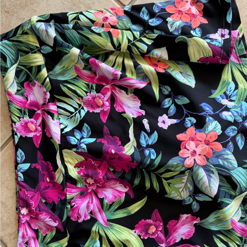 Tommy Bahama Tropical Floral skort 
New with tags